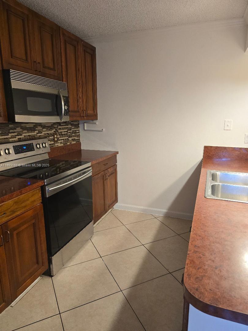 WOODVILLE - Residential Lease