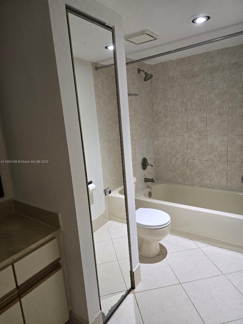 WOODVILLE - Residential Lease