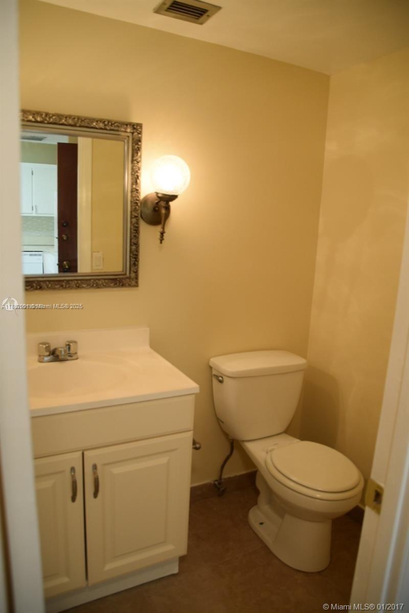 CRESTVIEW TOWERS CONDO - Residential Lease