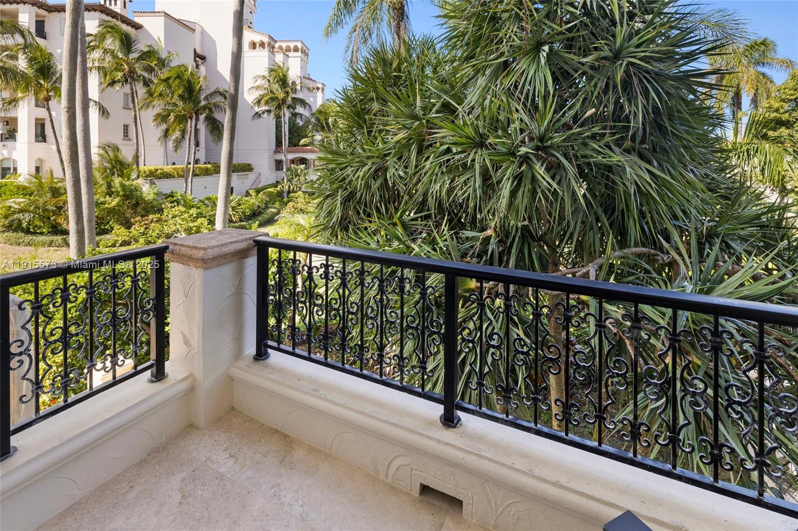 BAYVIEW AT FISHER ISL CON - Residential Lease