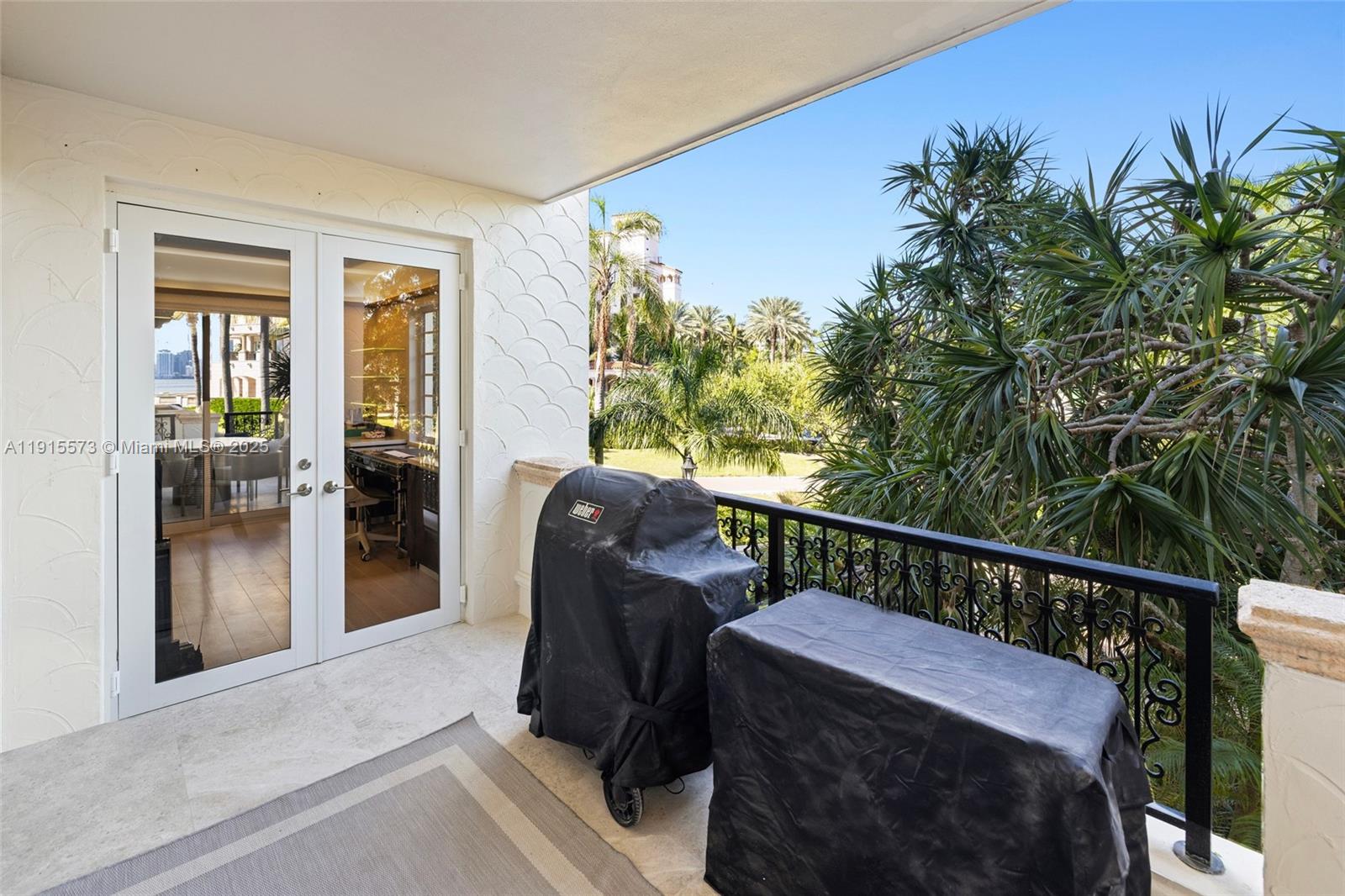 BAYVIEW AT FISHER ISL CON - Residential Lease