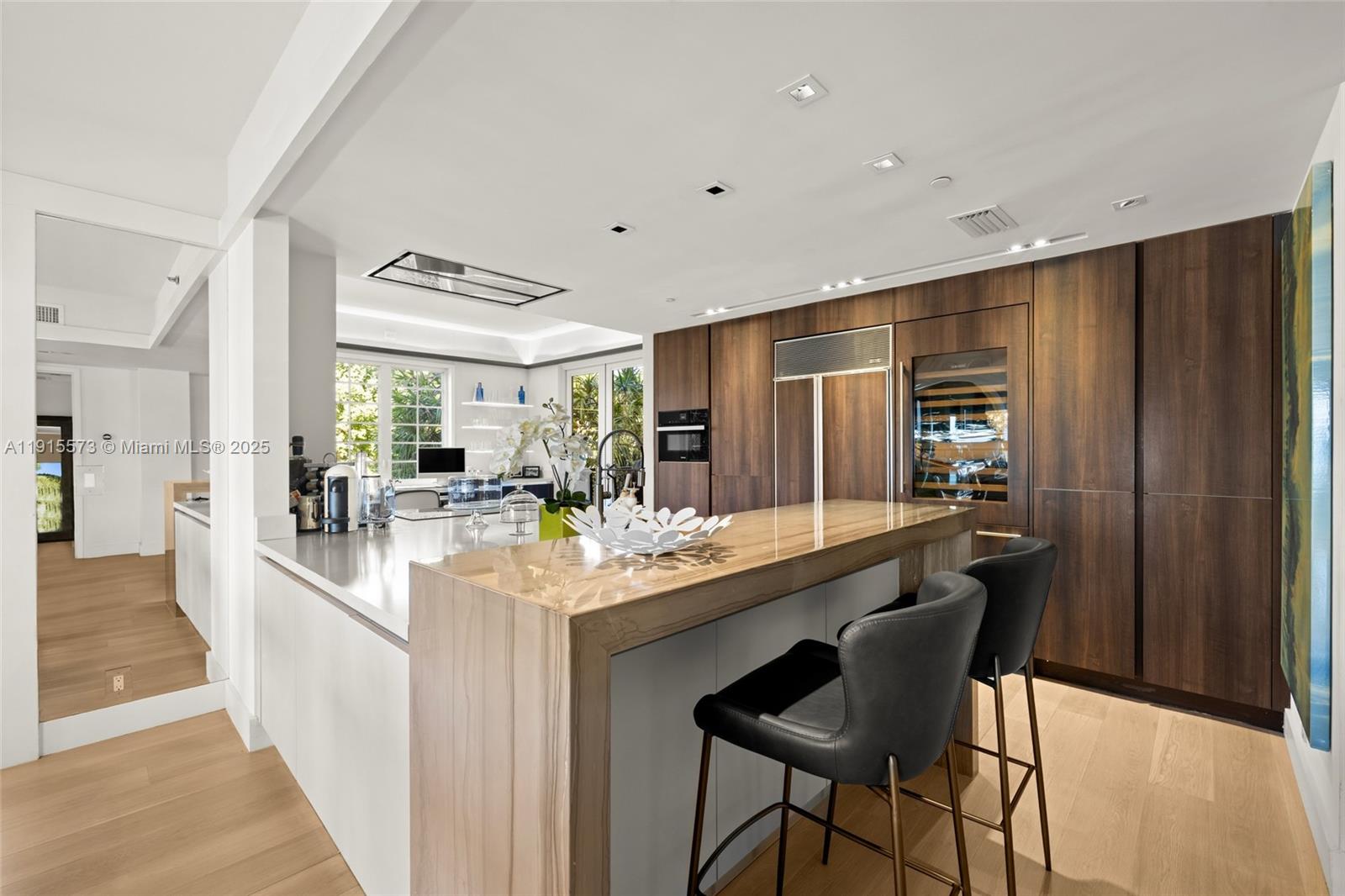 BAYVIEW AT FISHER ISL CON - Residential Lease