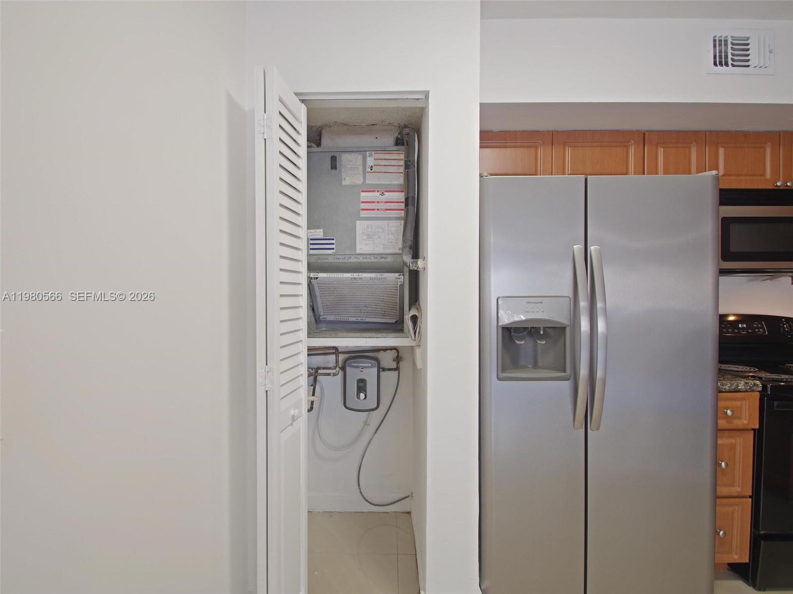 LAKEWOOD AT EMERALD HILLS - Residential Lease