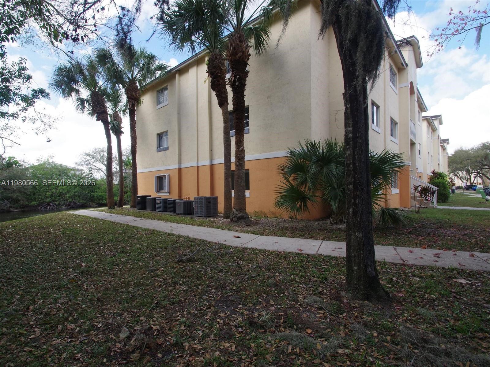 LAKEWOOD AT EMERALD HILLS - Residential Lease