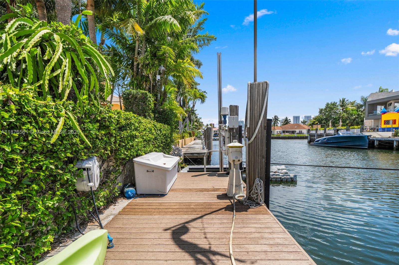 EASTERN SHORES 1ST ADDN - Residential