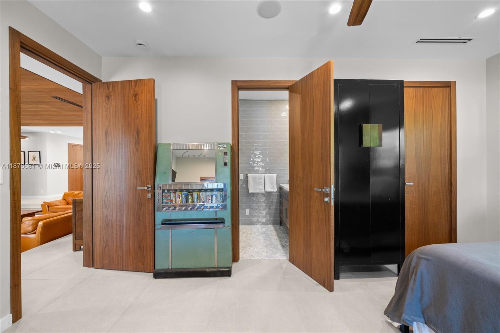 EASTERN SHORES 1ST ADDN - Residential