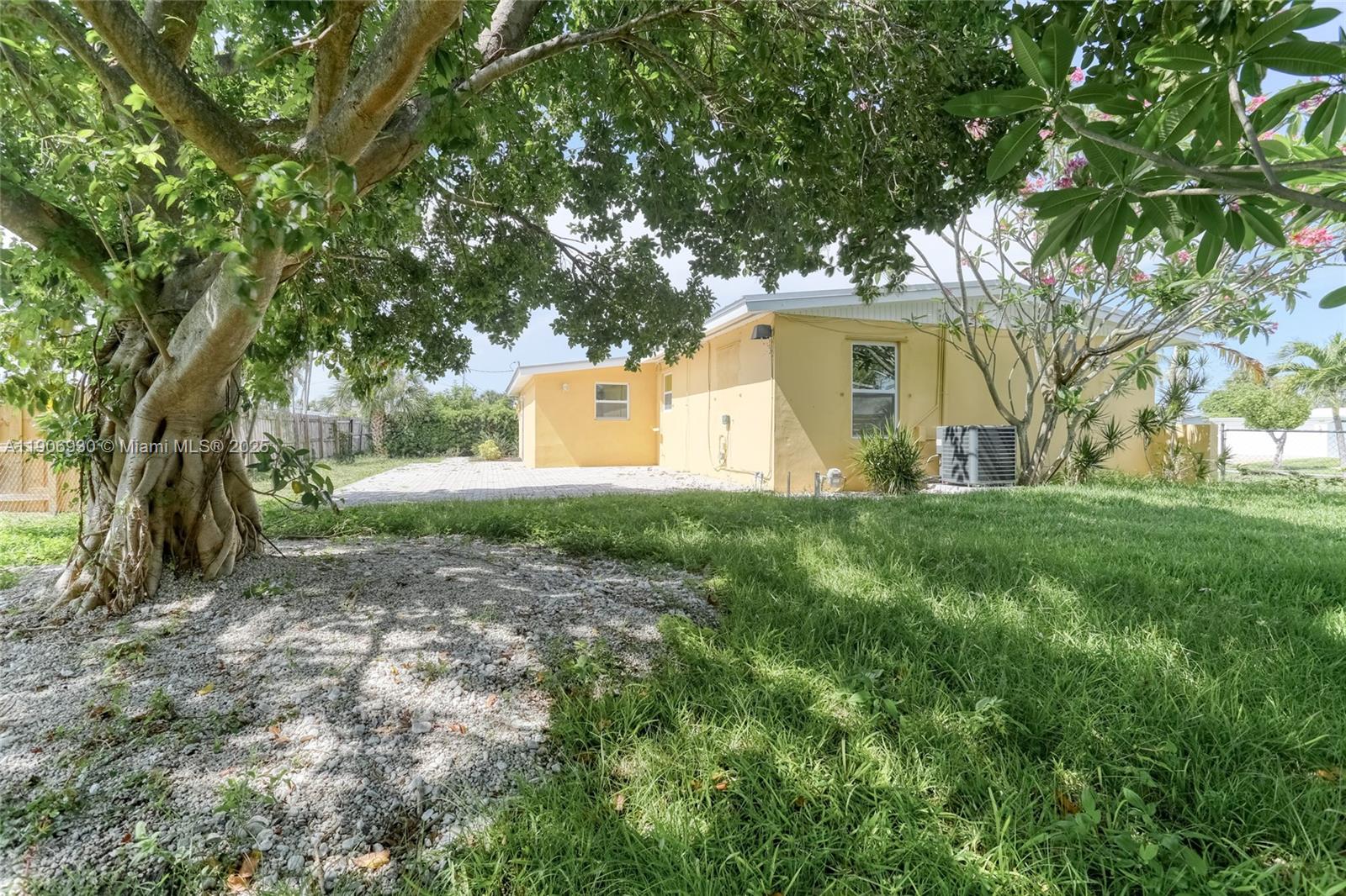 NORTH PALM BEACH VILLAGE - Residential