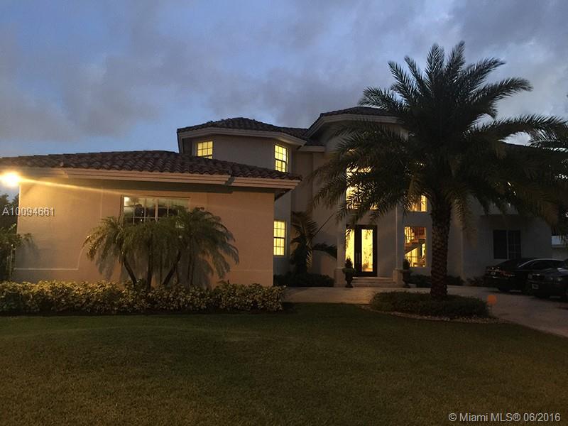 Country Club Miami Estate - Residential Lease