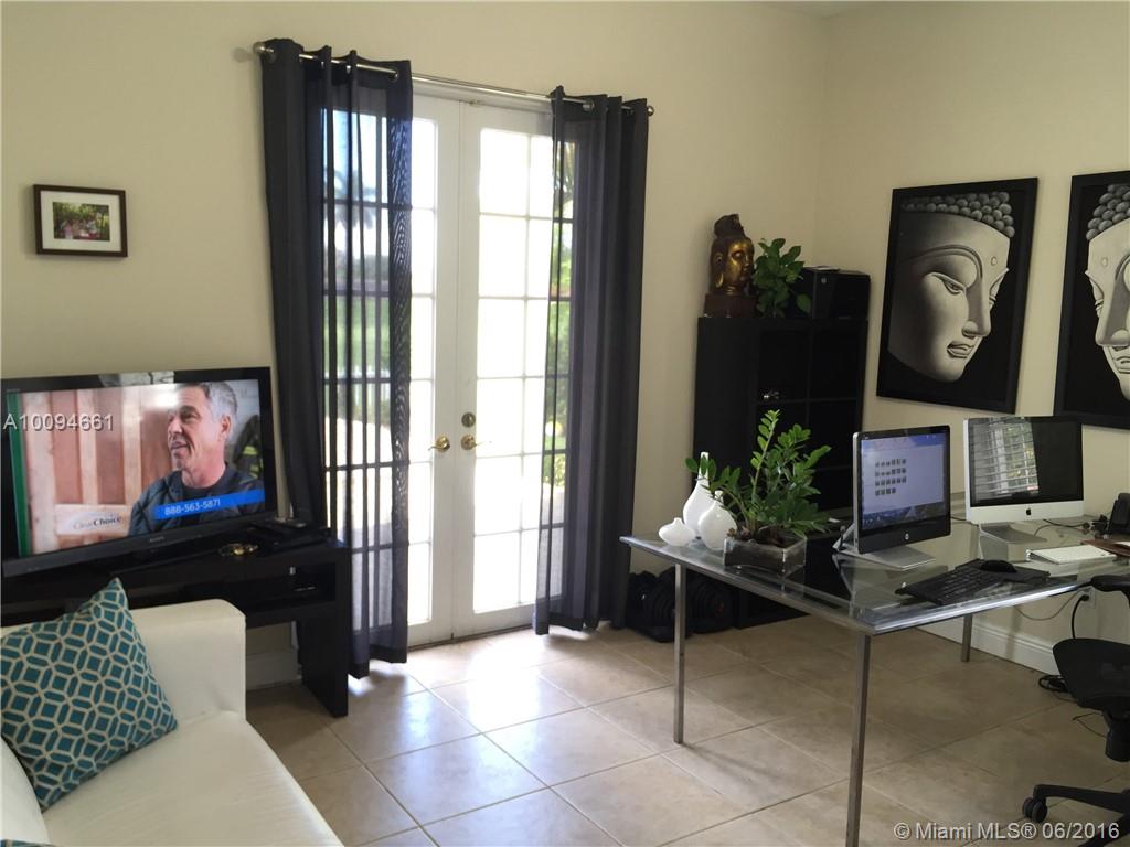 Country Club Miami Estate - Residential Lease