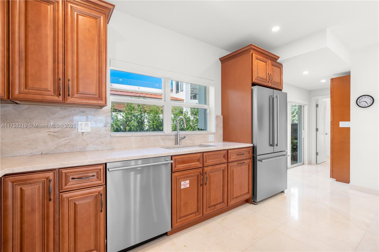 LAS OLAS BY THE SEA EXT - Residential Lease