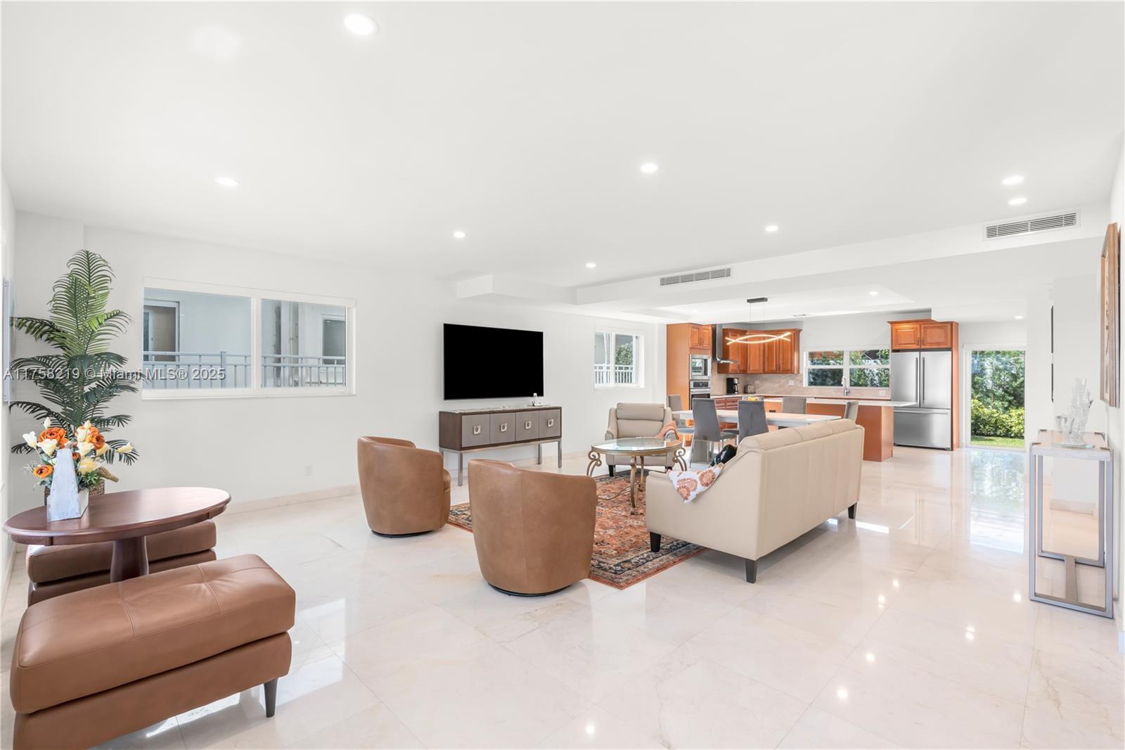 LAS OLAS BY THE SEA EXT - Residential Lease