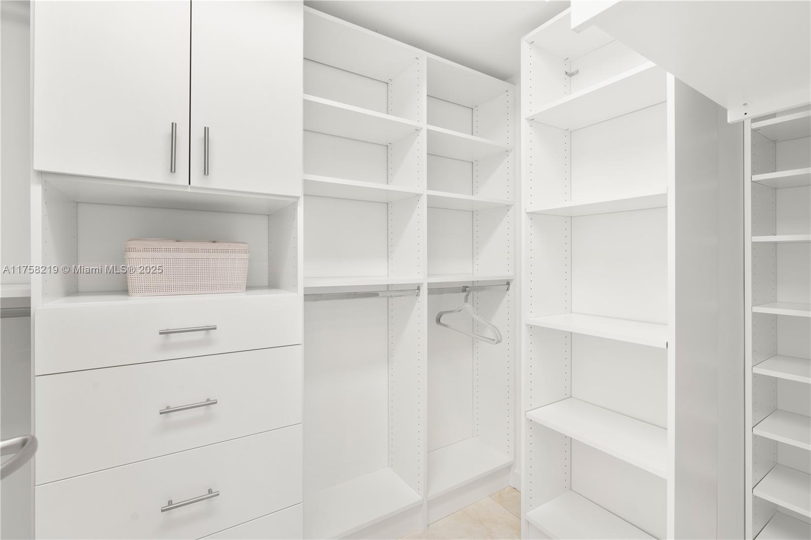 LAS OLAS BY THE SEA EXT - Residential Lease