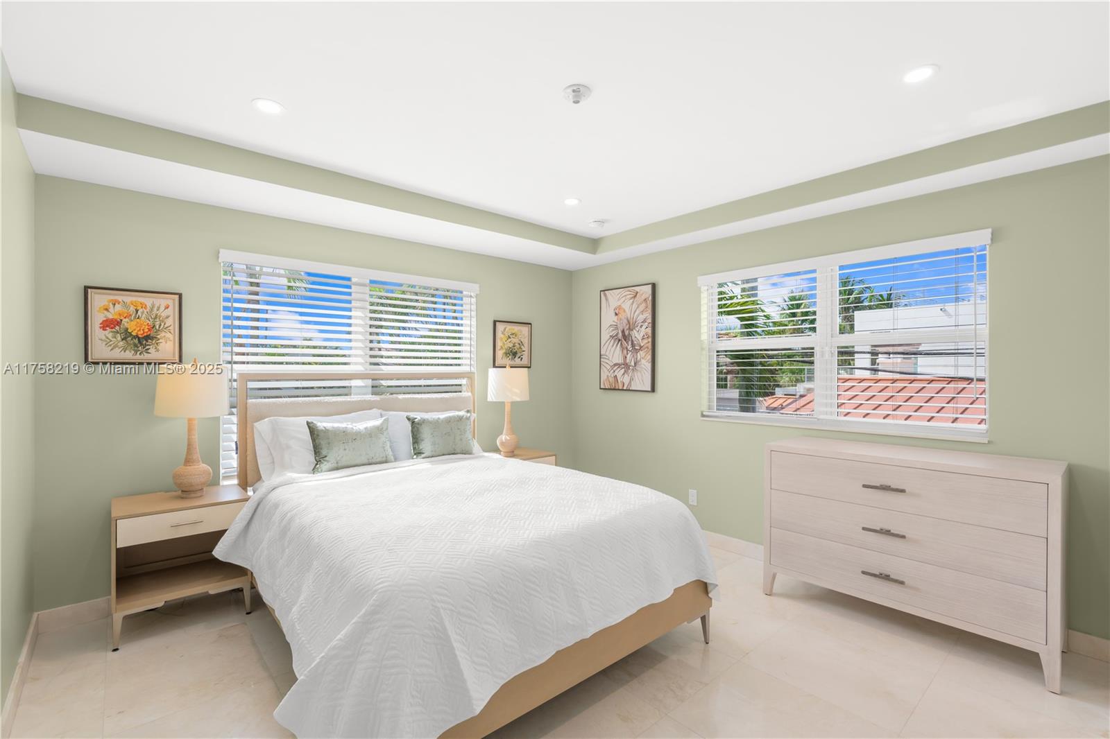 LAS OLAS BY THE SEA EXT - Residential Lease