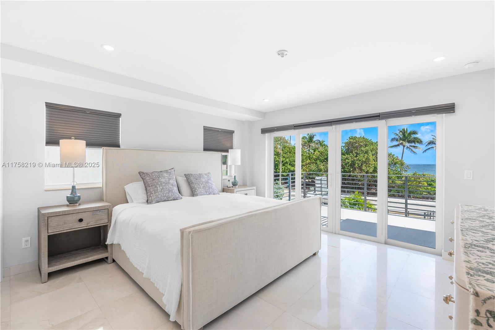 LAS OLAS BY THE SEA EXT - Residential Lease