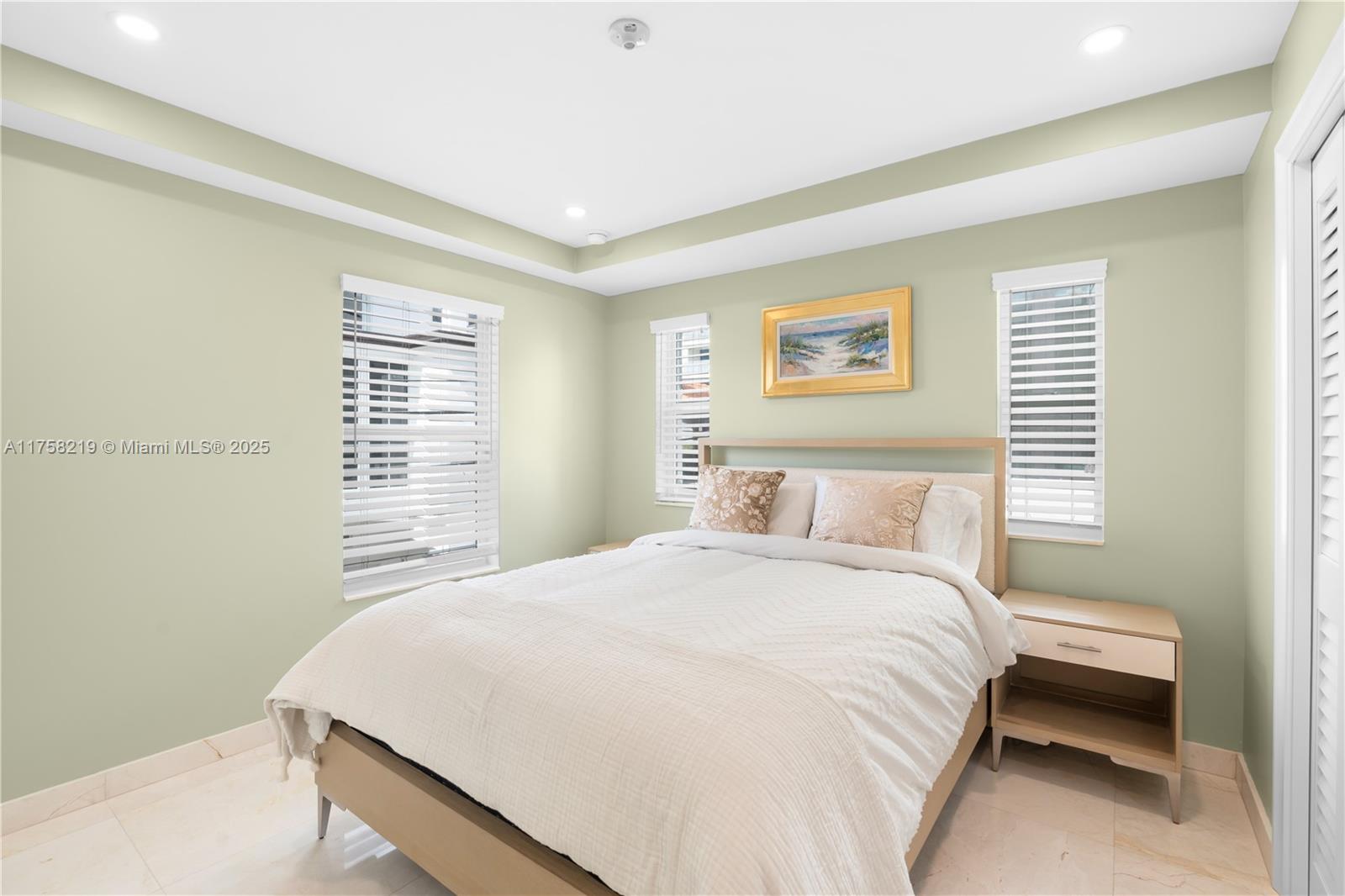 LAS OLAS BY THE SEA EXT - Residential Lease