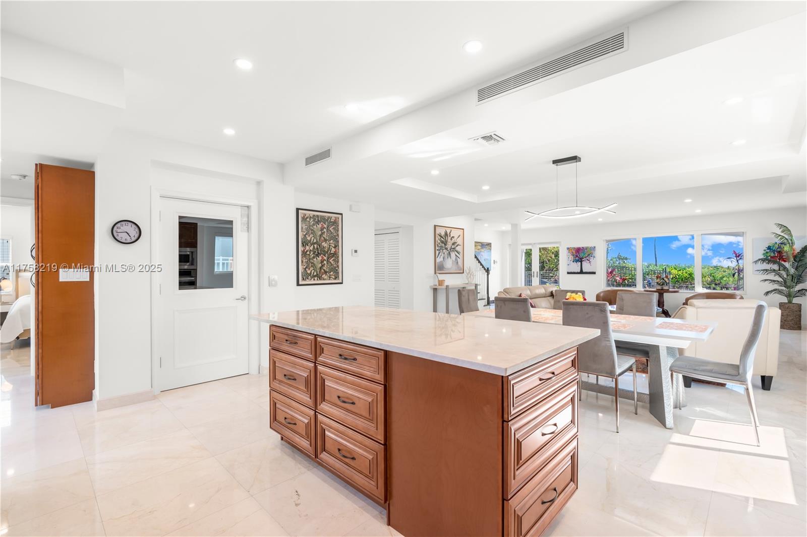 LAS OLAS BY THE SEA EXT - Residential Lease