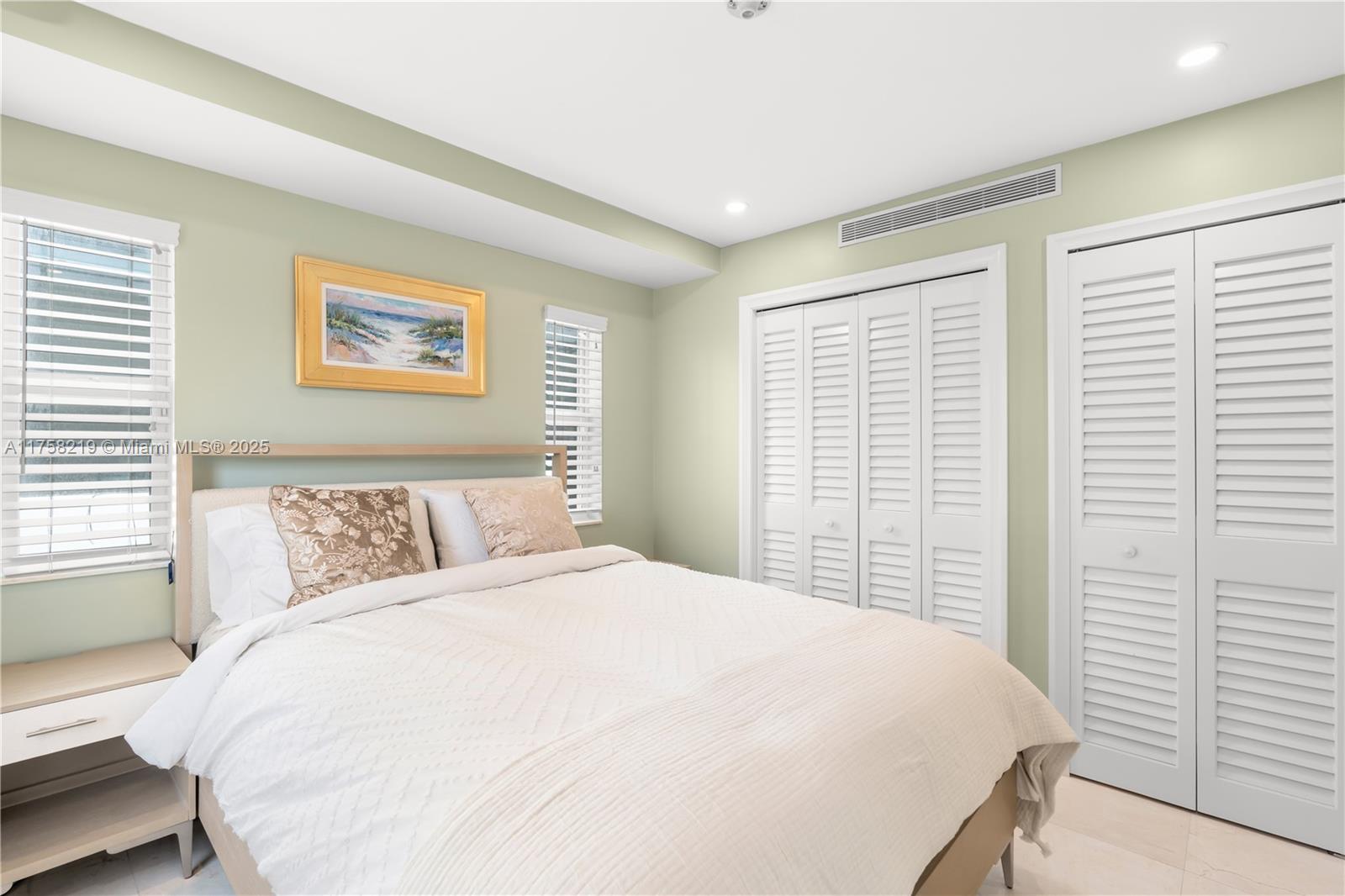 LAS OLAS BY THE SEA EXT - Residential Lease