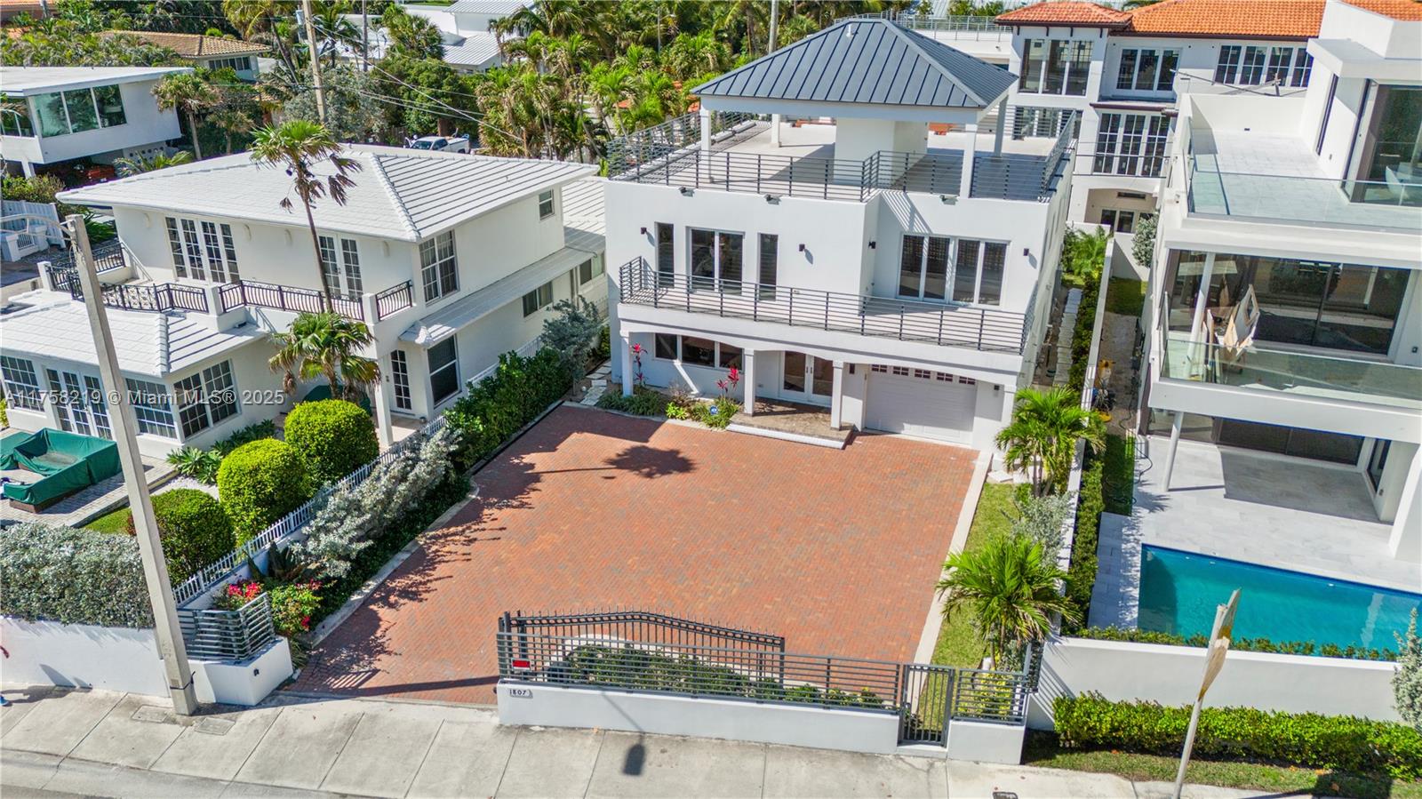 LAS OLAS BY THE SEA EXT - Residential Lease