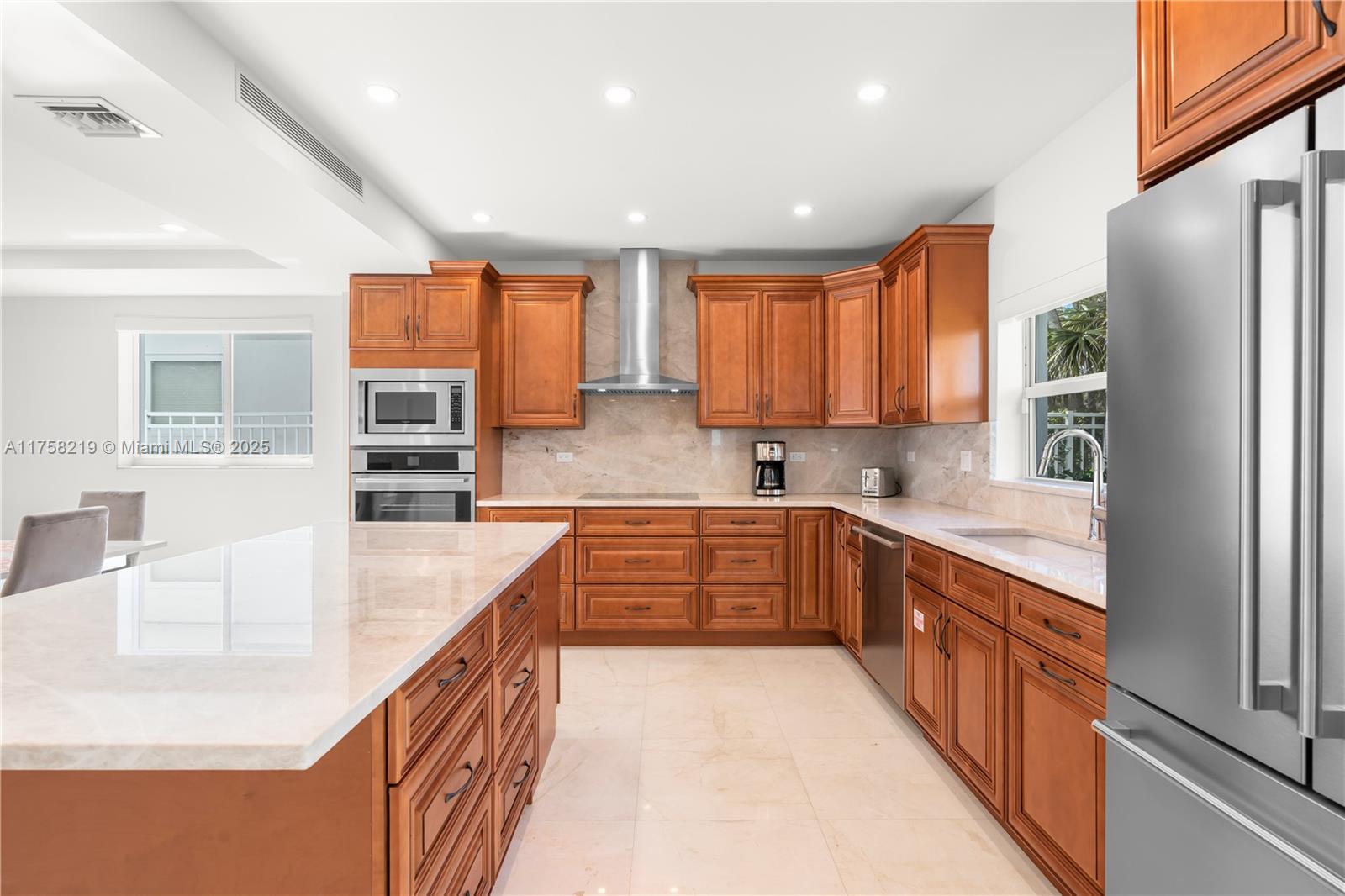 LAS OLAS BY THE SEA EXT - Residential Lease