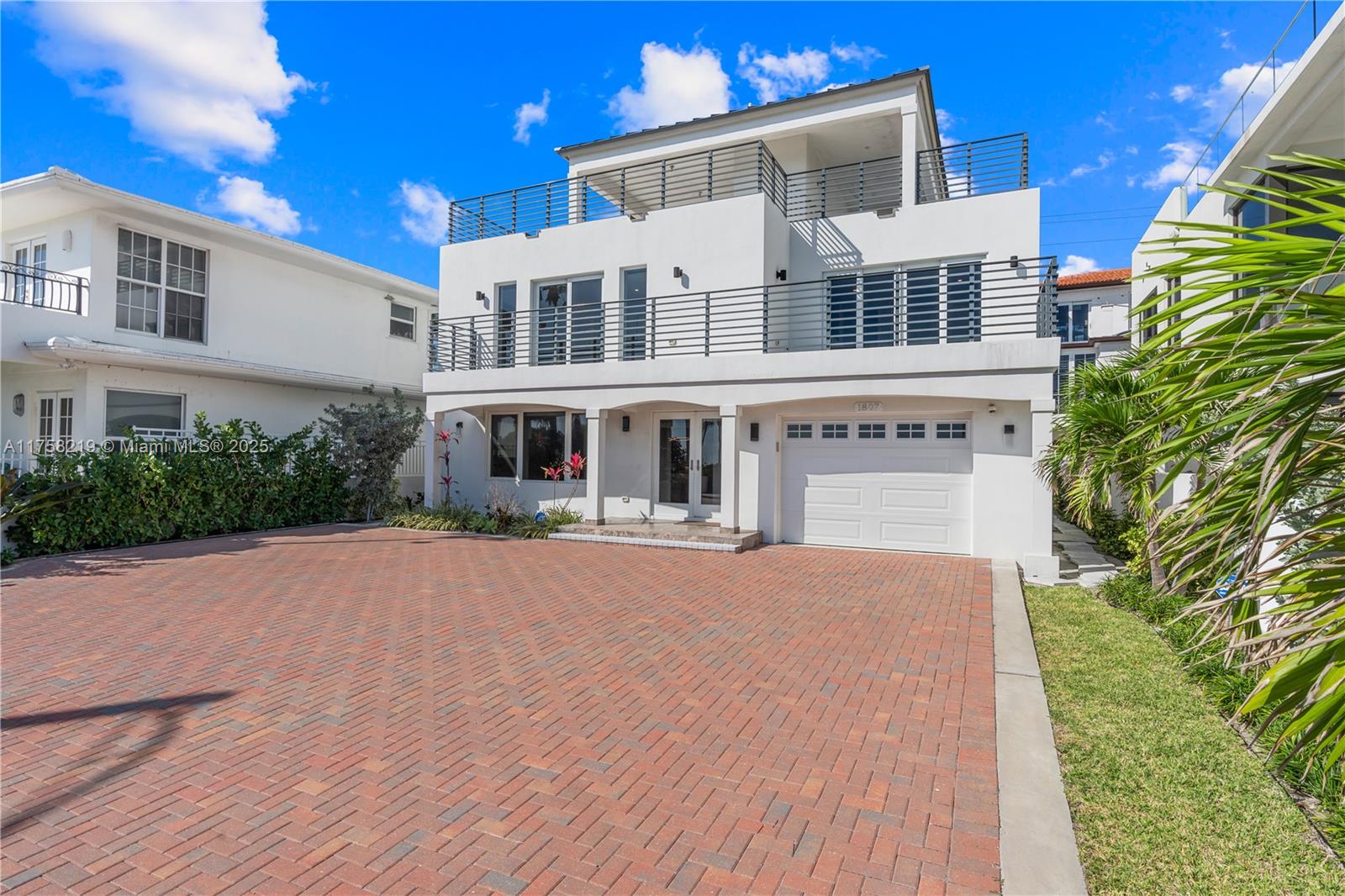 LAS OLAS BY THE SEA EXT - Residential Lease