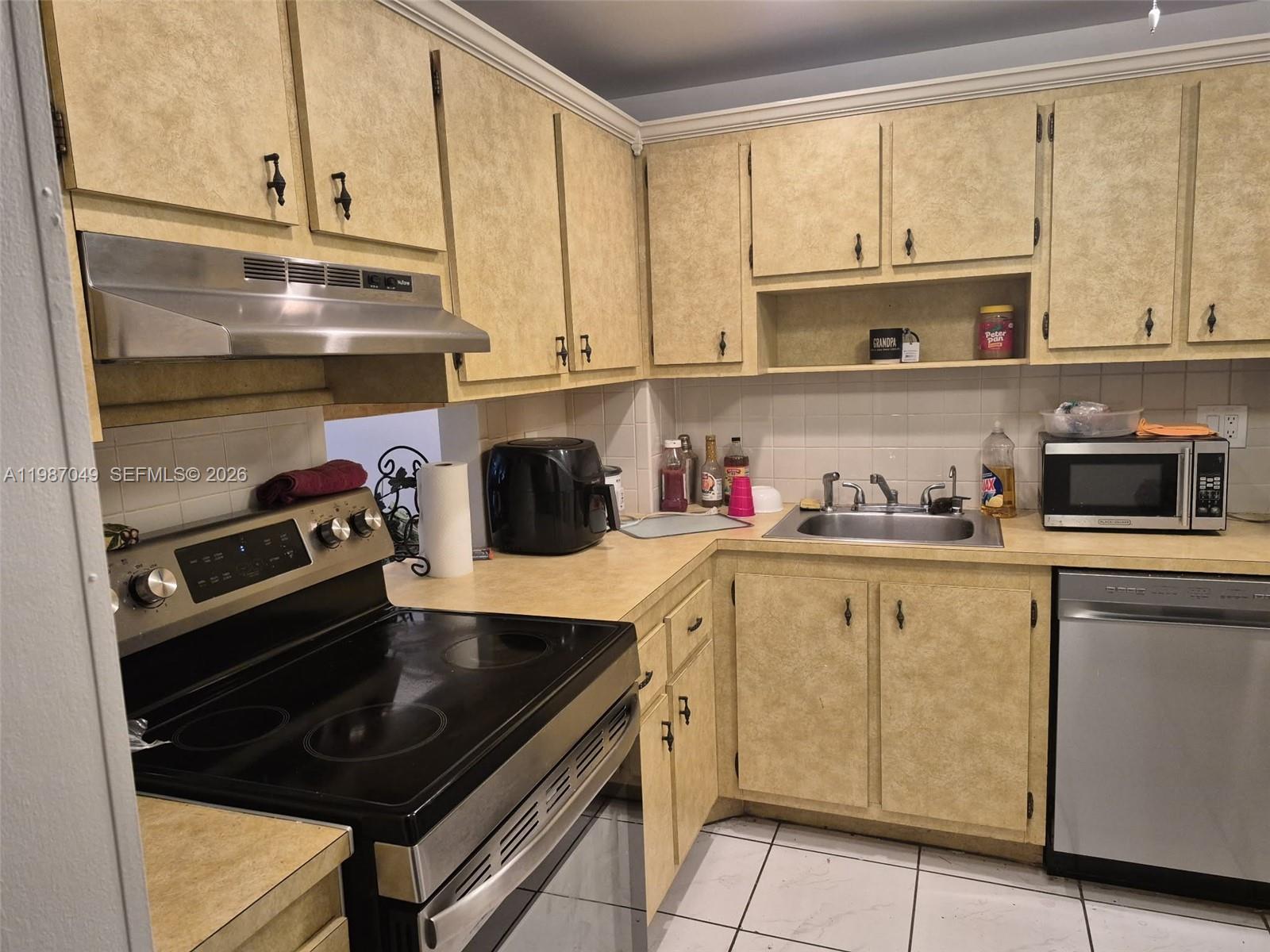 ASHBURY HOUSE - Residential