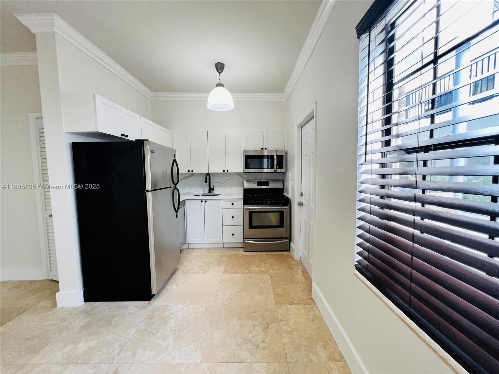 LINCOLN TERRACE SUB - Residential Lease