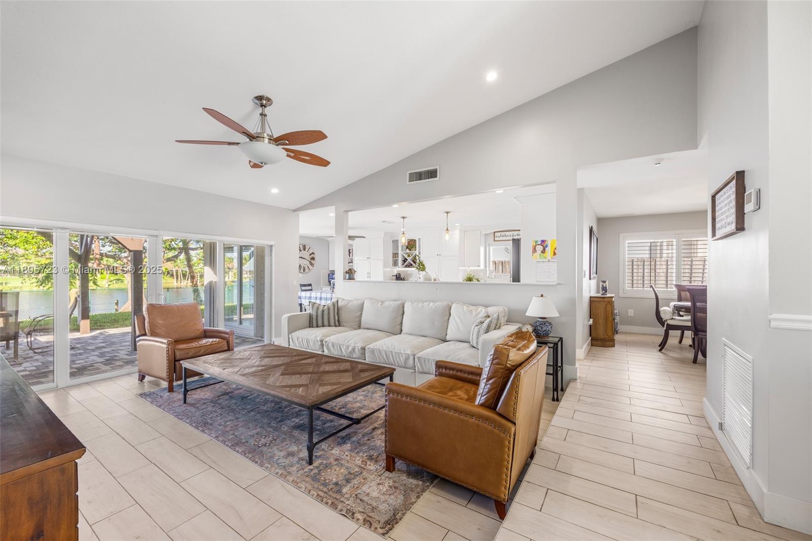 LAKES BY THE BAY SEC 4 - Residential