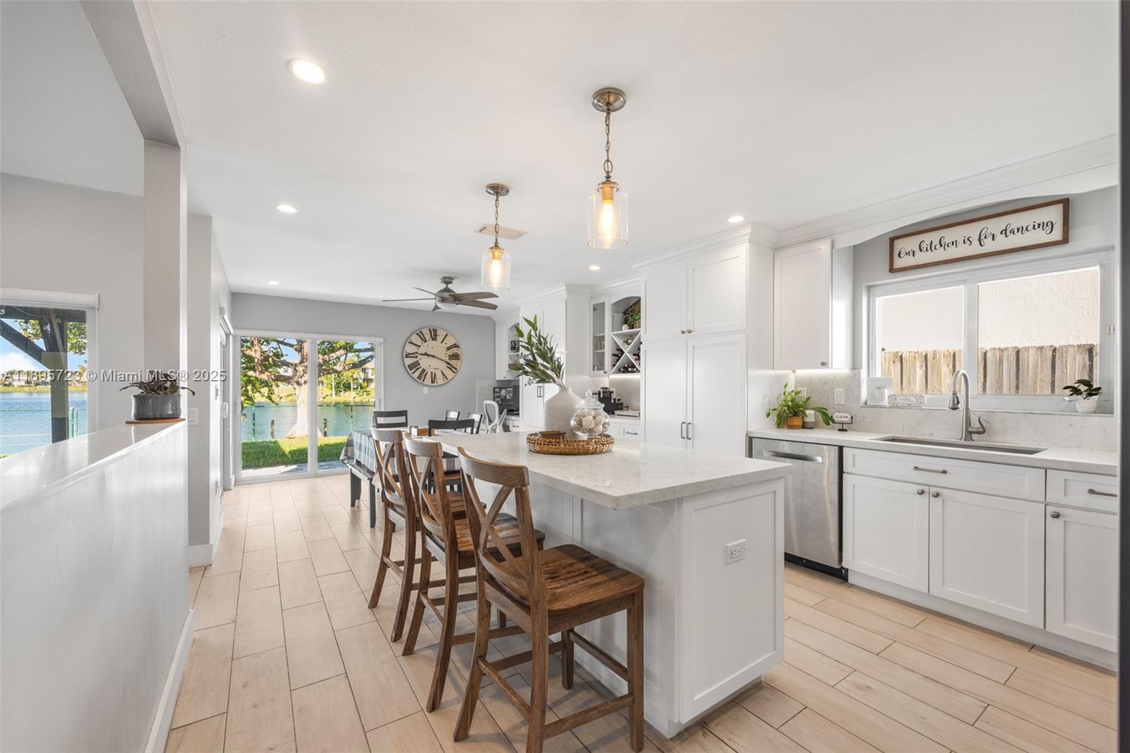 LAKES BY THE BAY SEC 4 - Residential