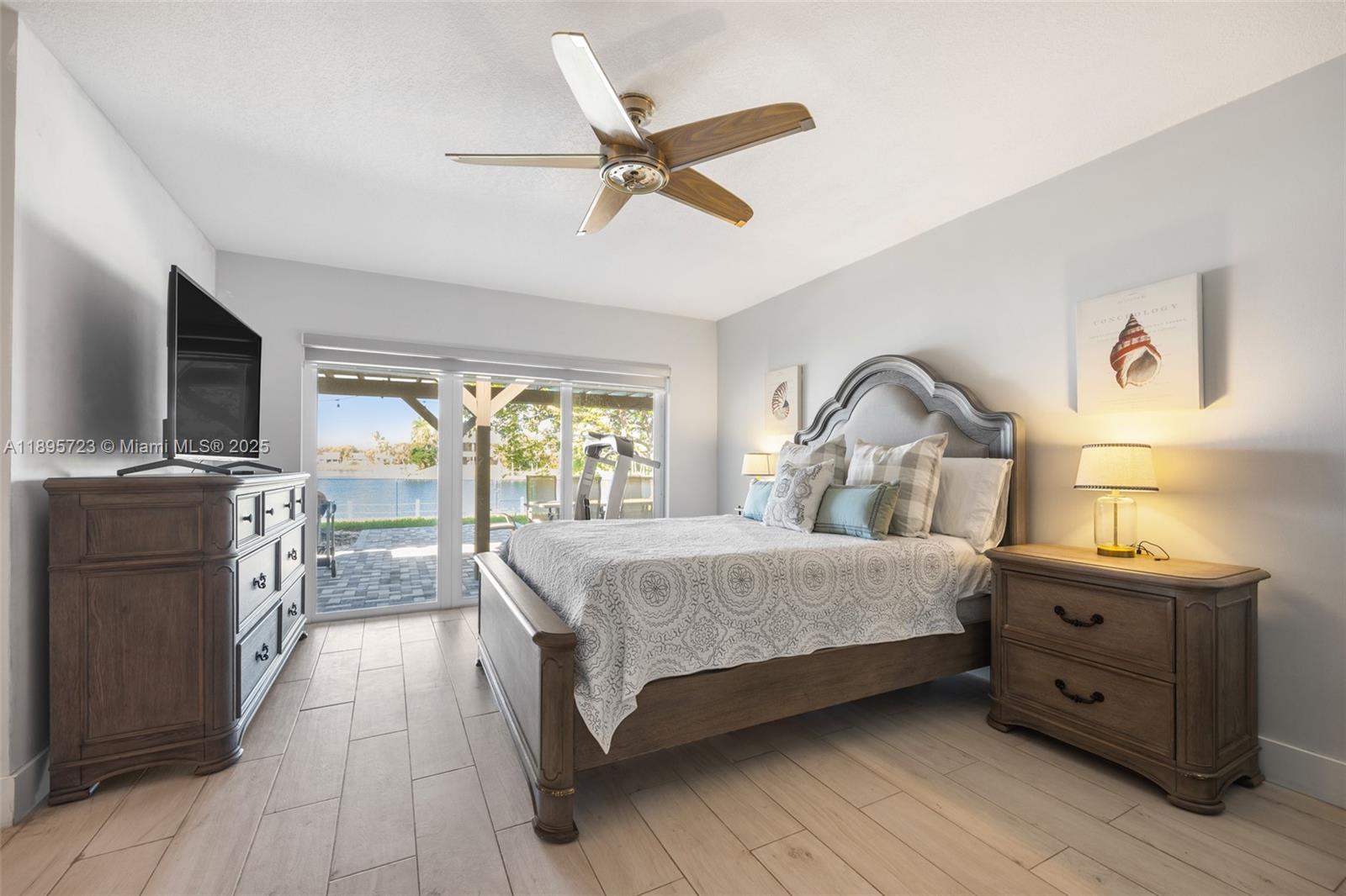 LAKES BY THE BAY SEC 4 - Residential