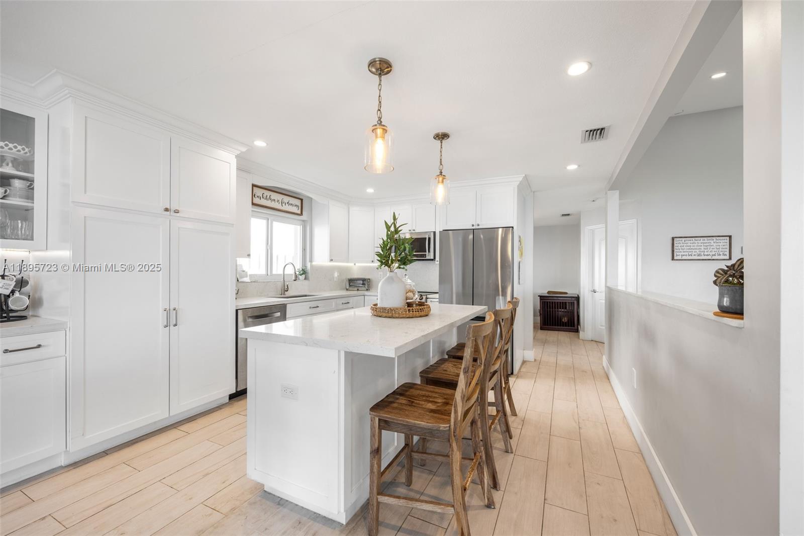 LAKES BY THE BAY SEC 4 - Residential