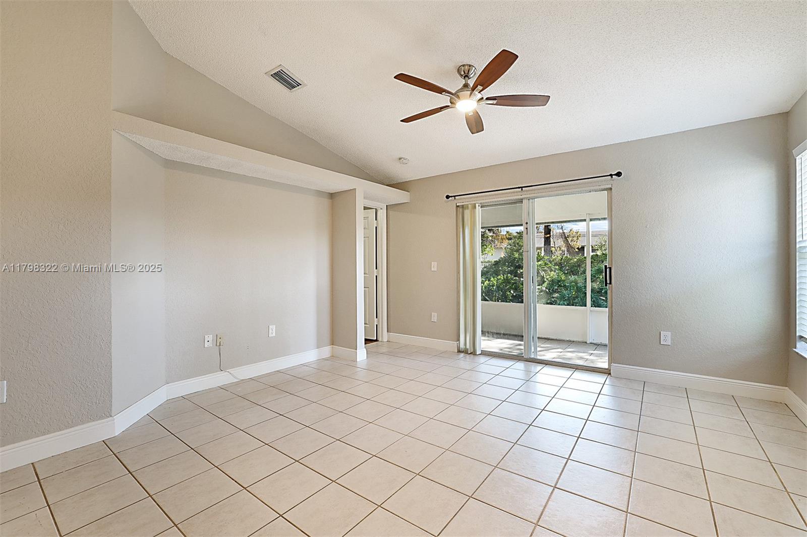 5308 NW 89th Ave