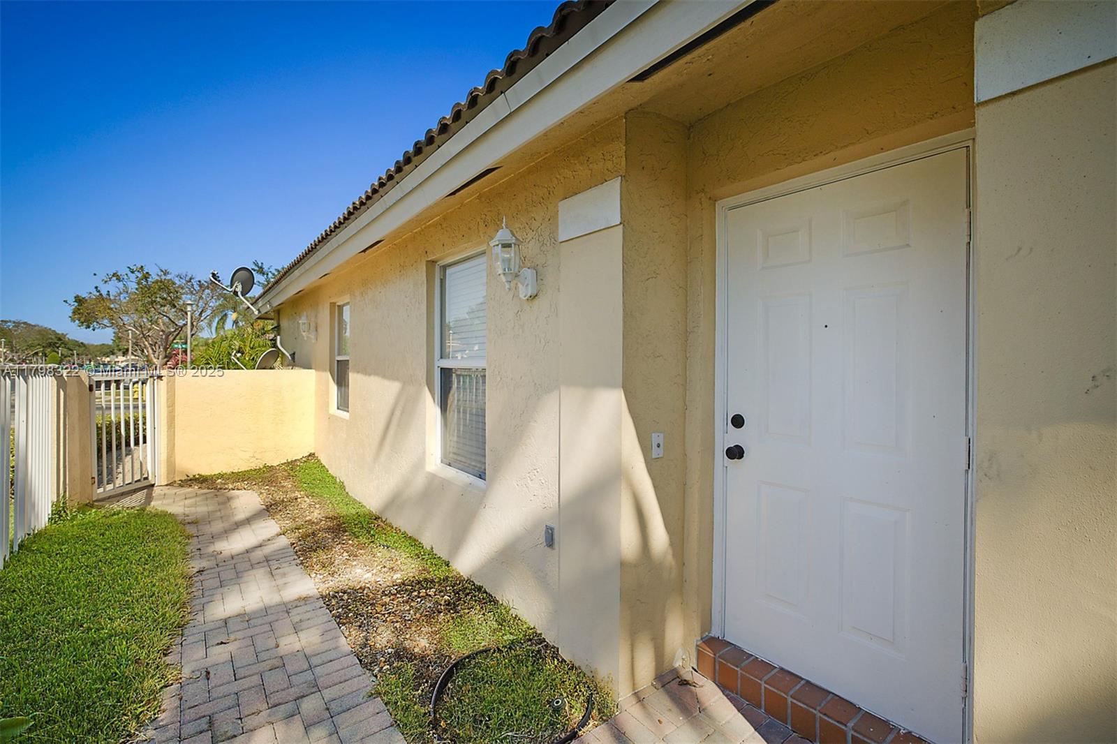 5308 NW 89th Ave