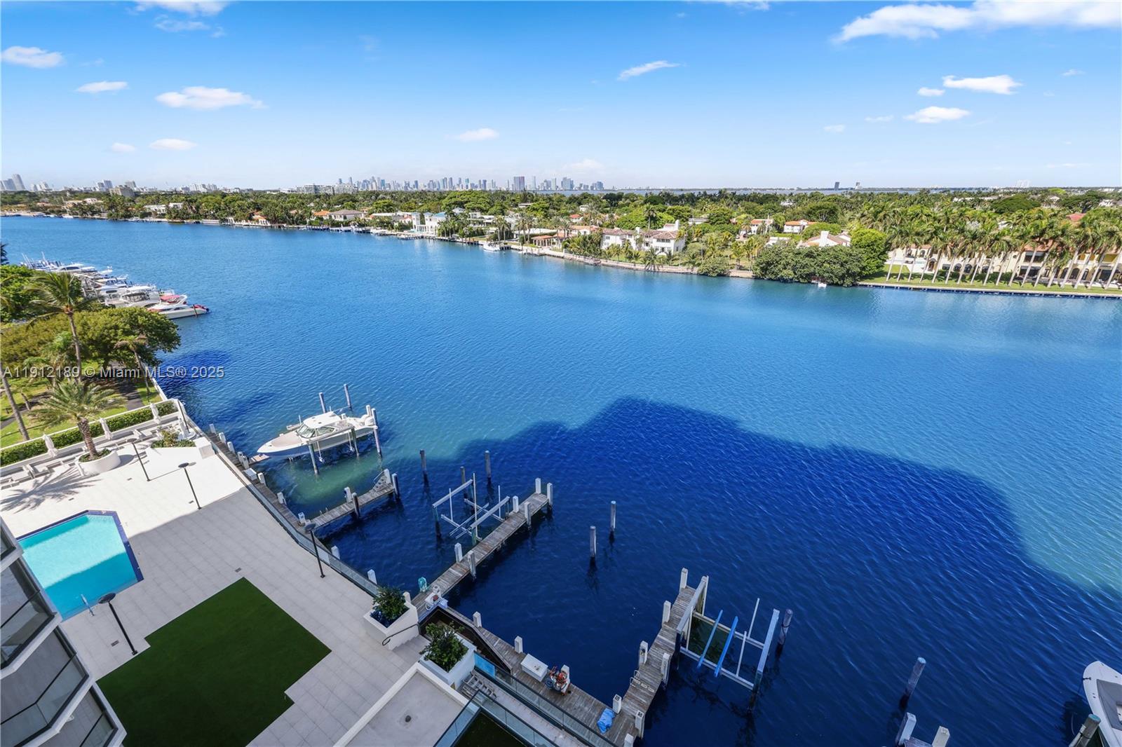 TOWERHOUSE CONDO - Residential