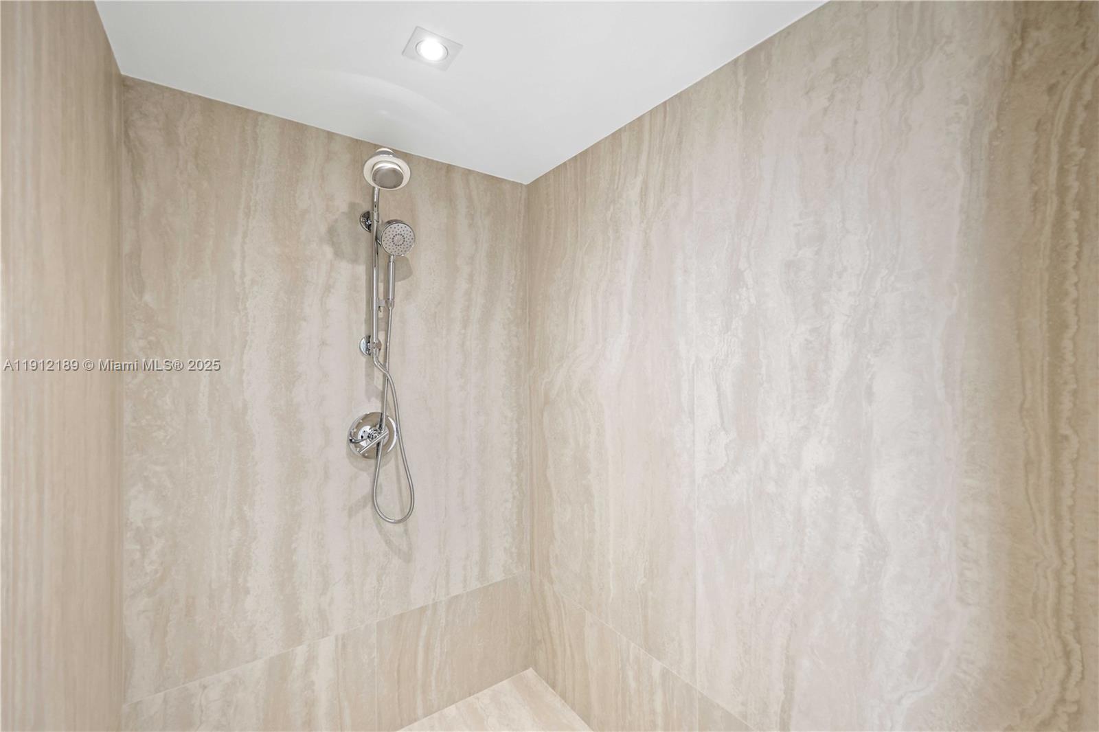 TOWERHOUSE CONDO - Residential