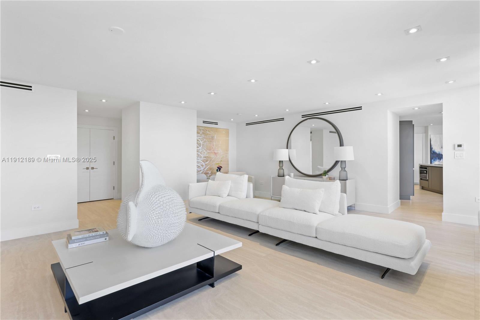 TOWERHOUSE CONDO - Residential