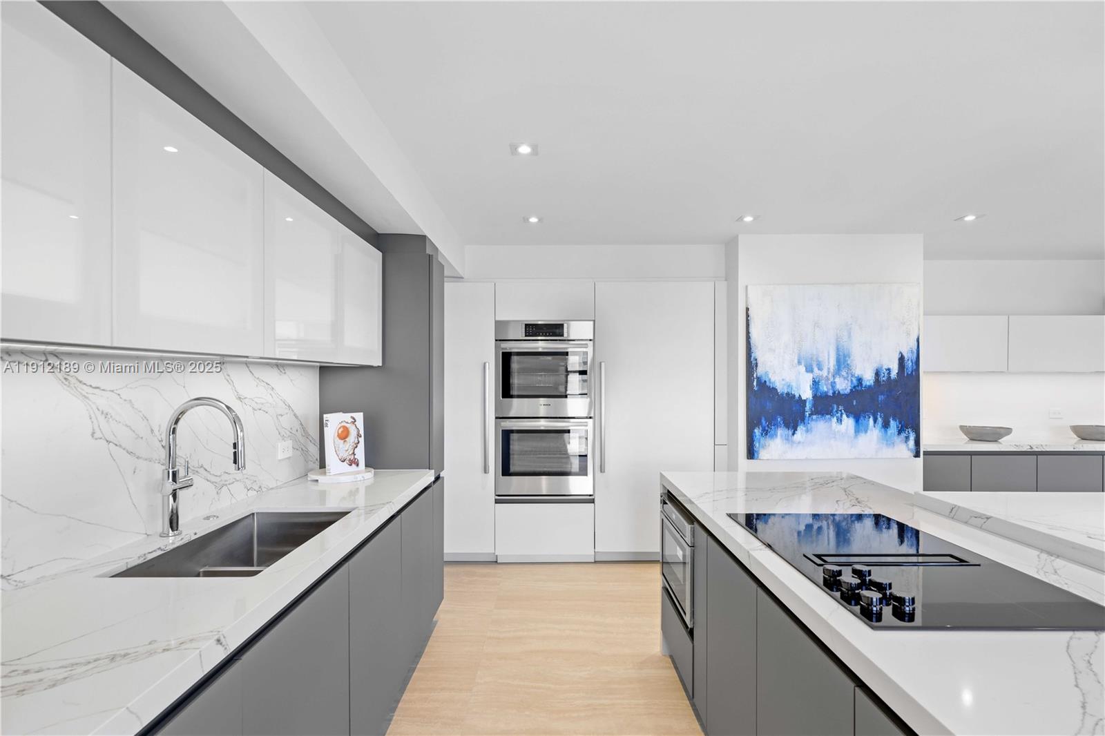 TOWERHOUSE CONDO - Residential