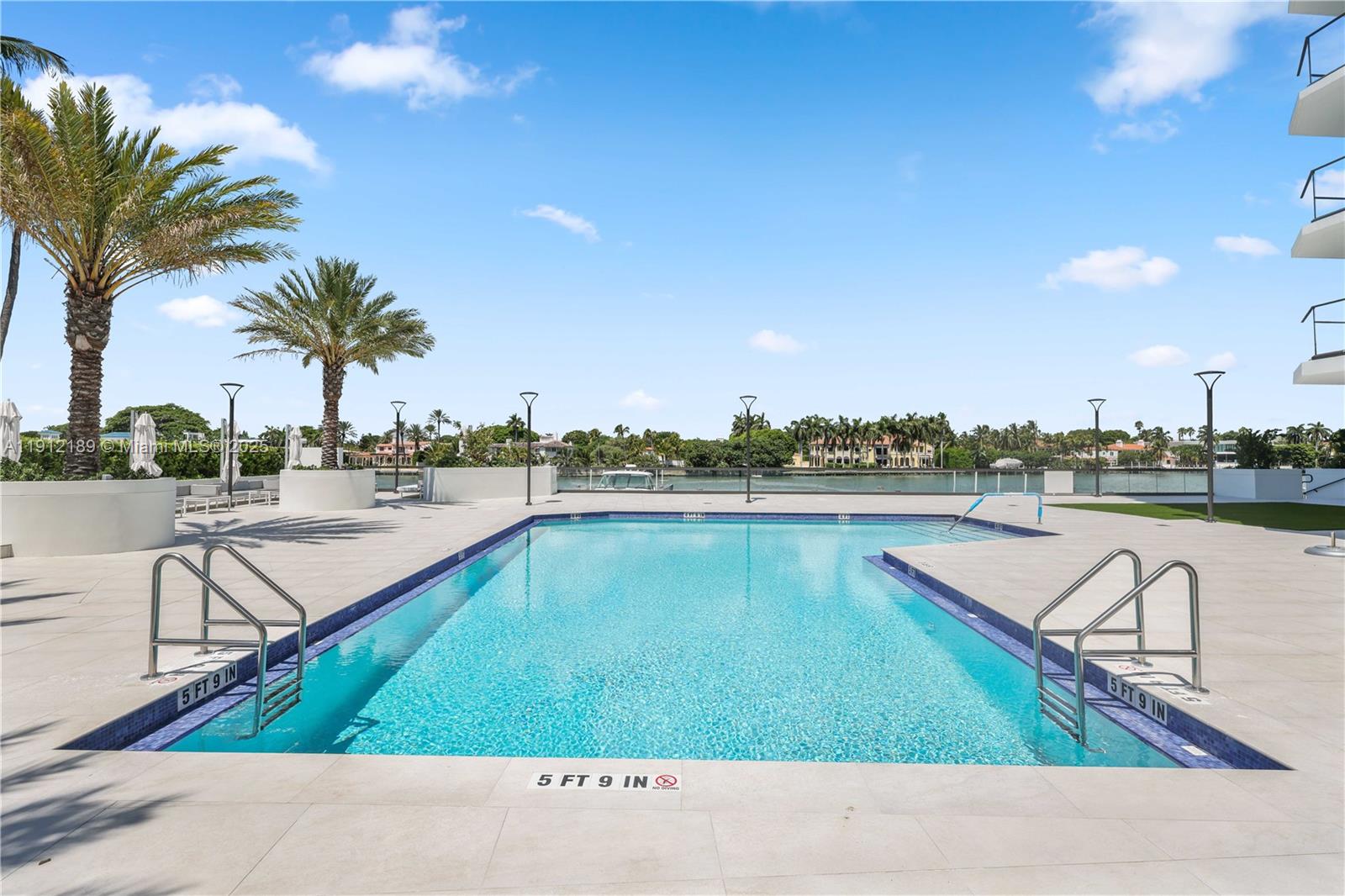 TOWERHOUSE CONDO - Residential