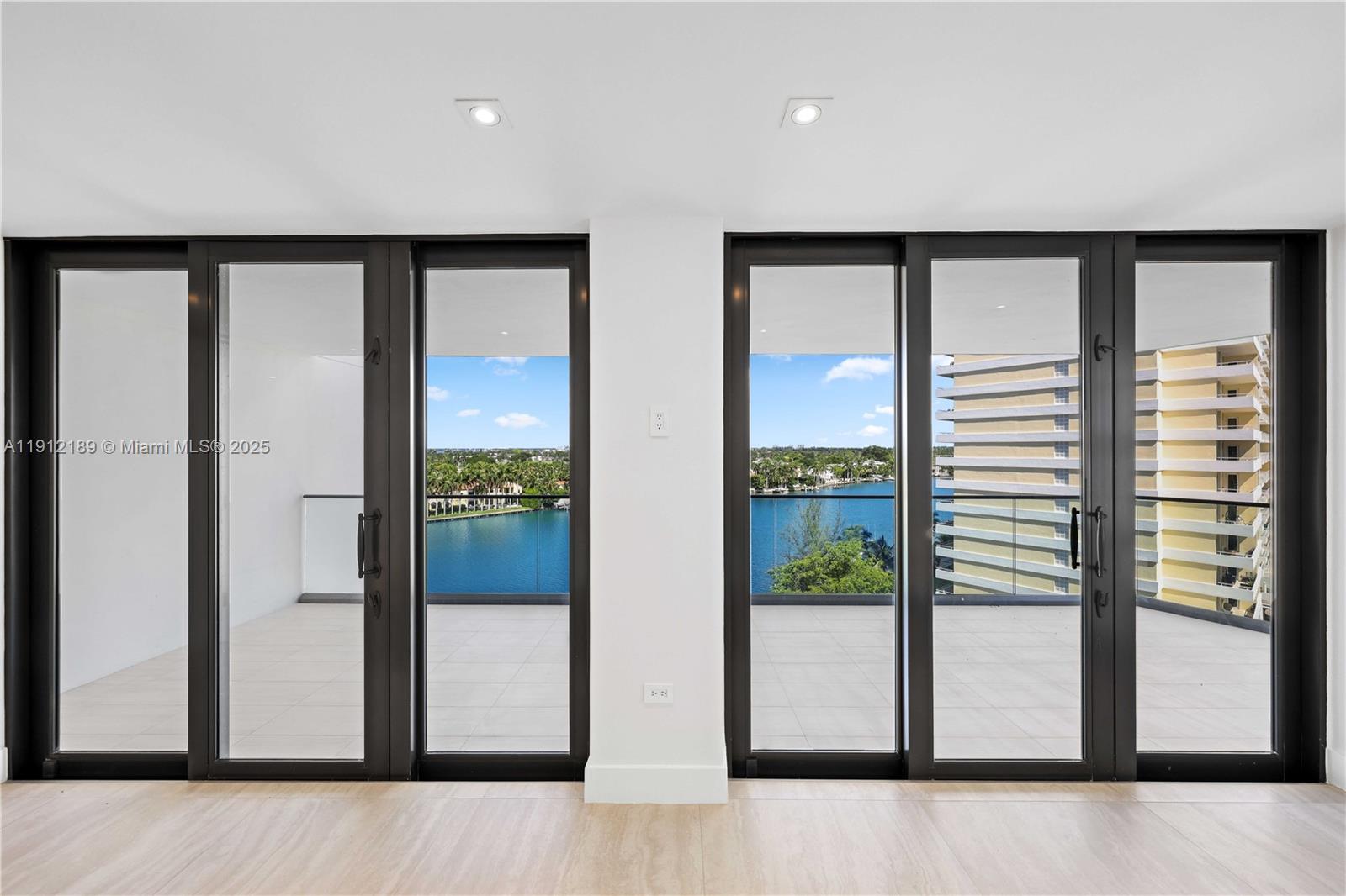 TOWERHOUSE CONDO - Residential