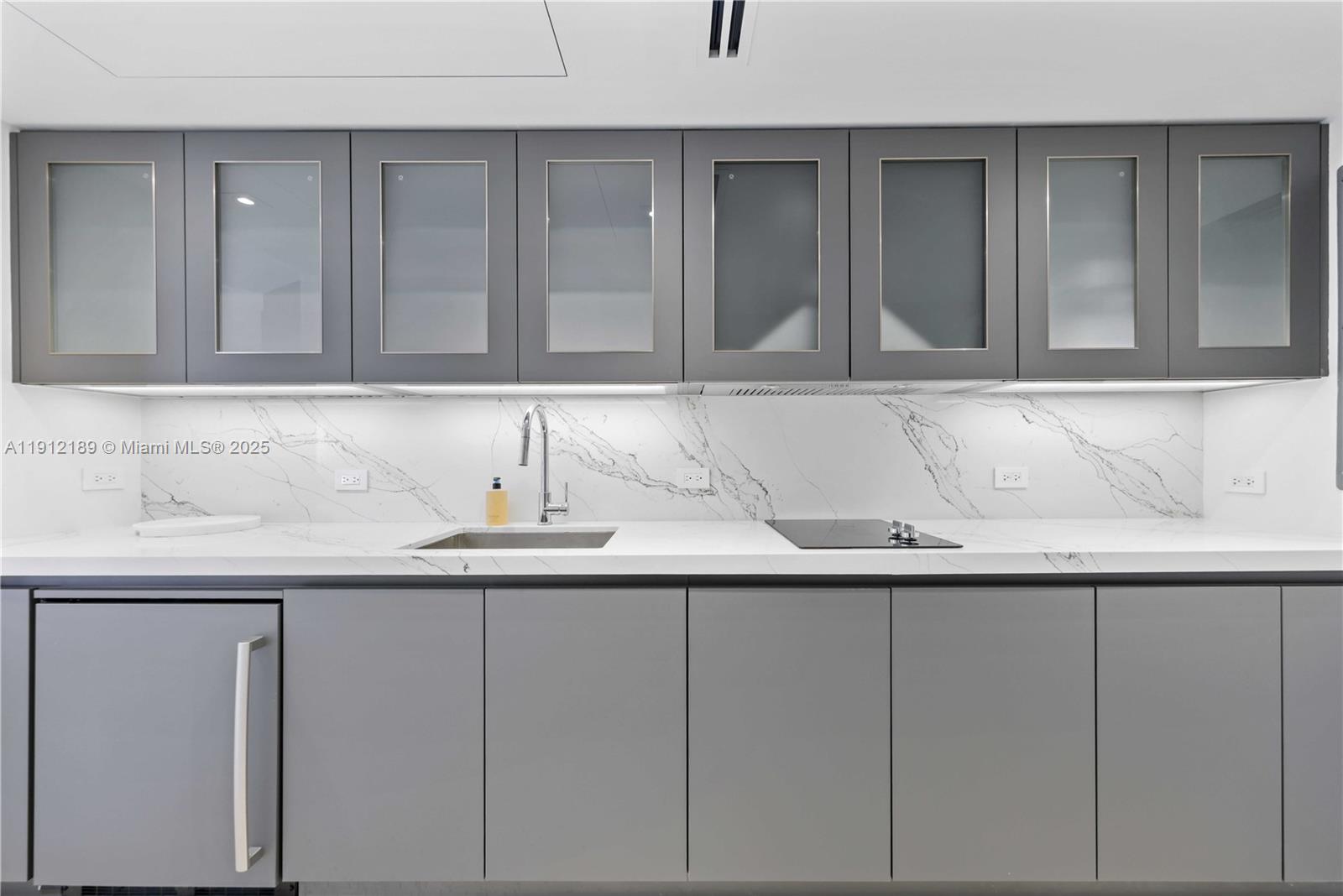 TOWERHOUSE CONDO - Residential