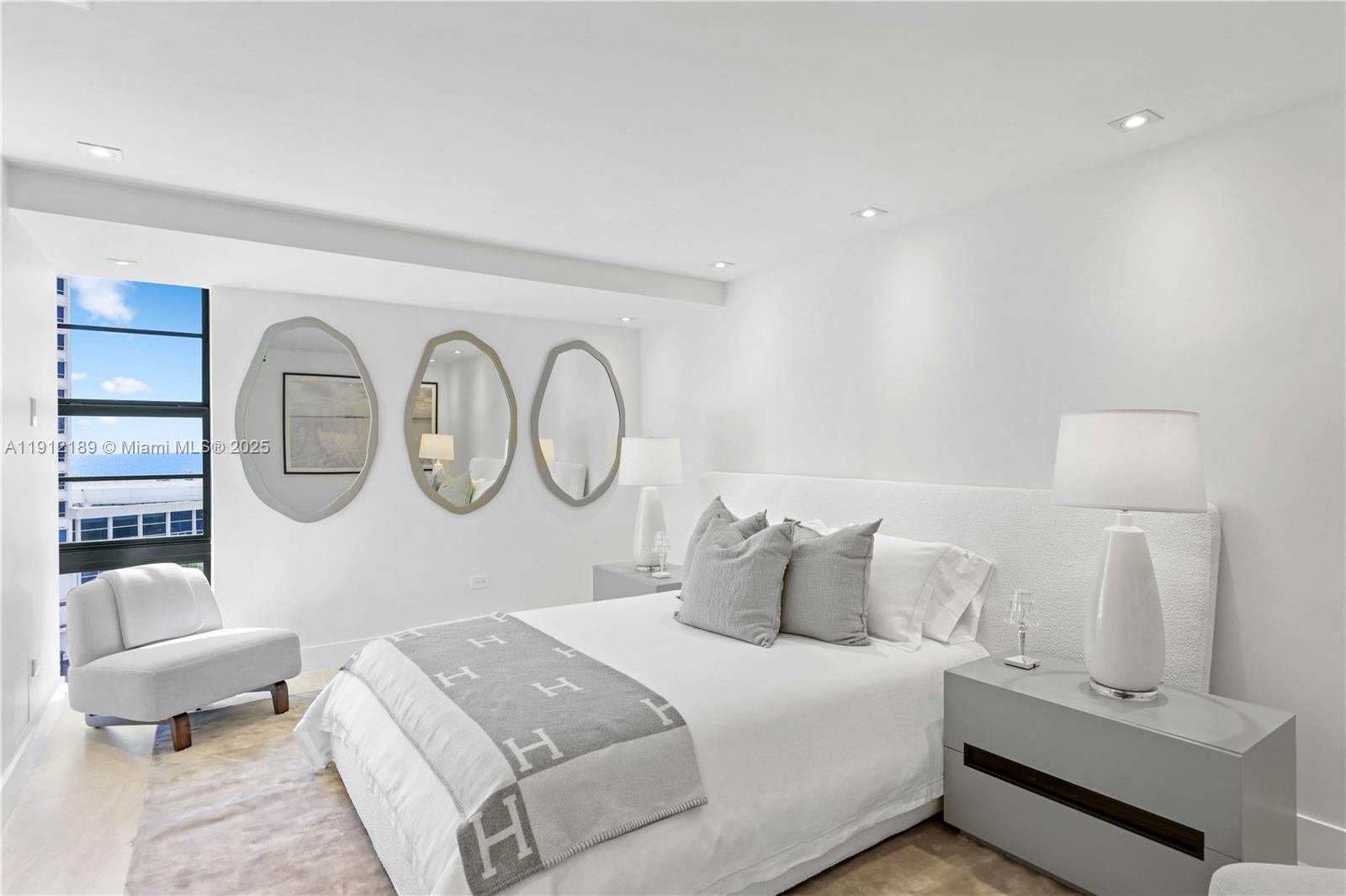 TOWERHOUSE CONDO - Residential