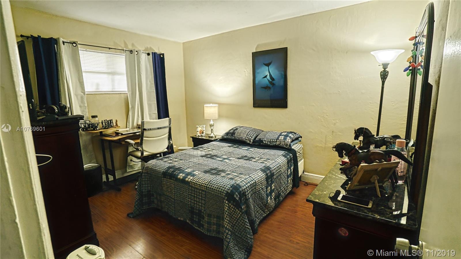 VILLAS AT CUTLER BAY COND - Residential