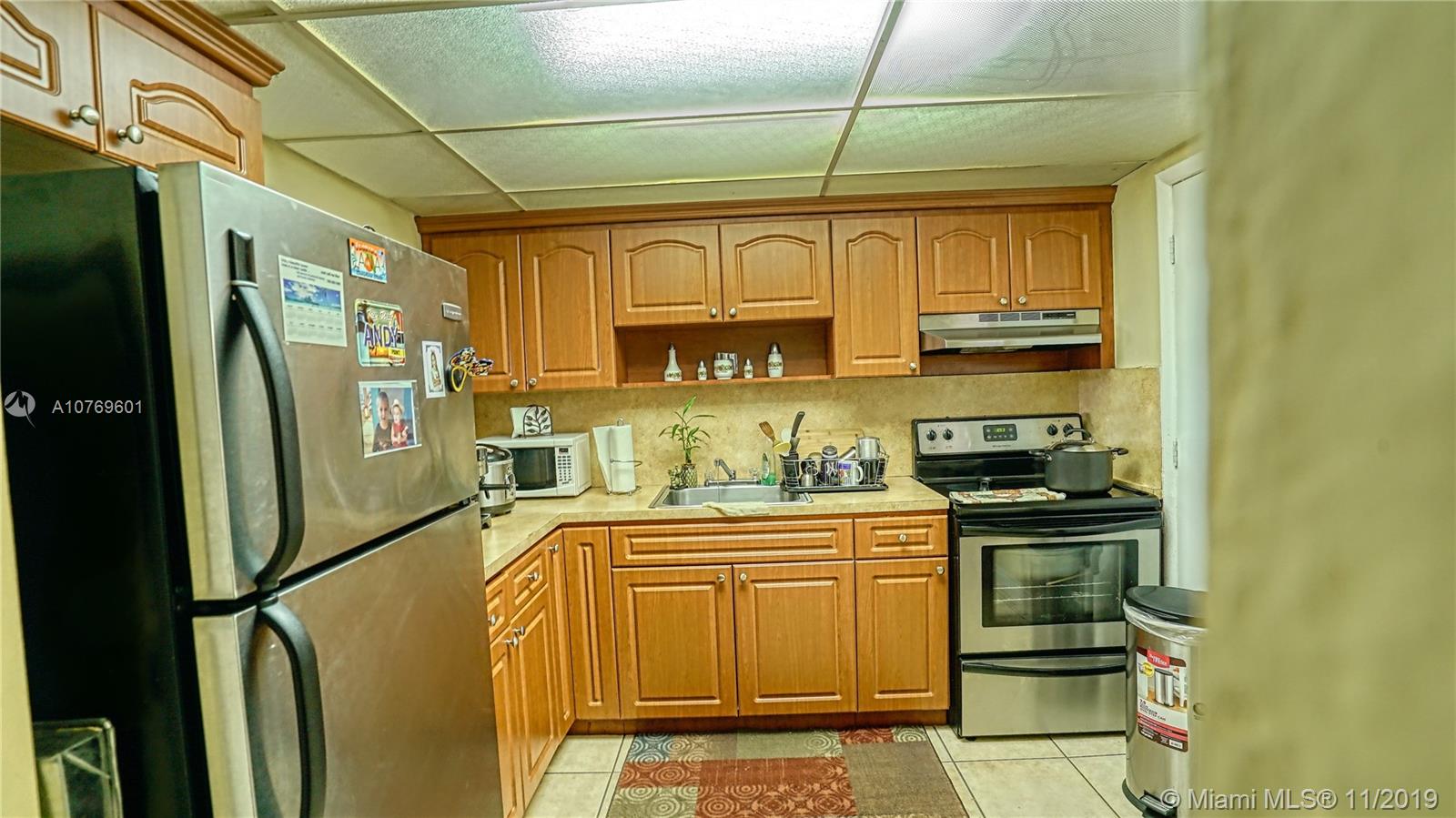 VILLAS AT CUTLER BAY COND - Residential