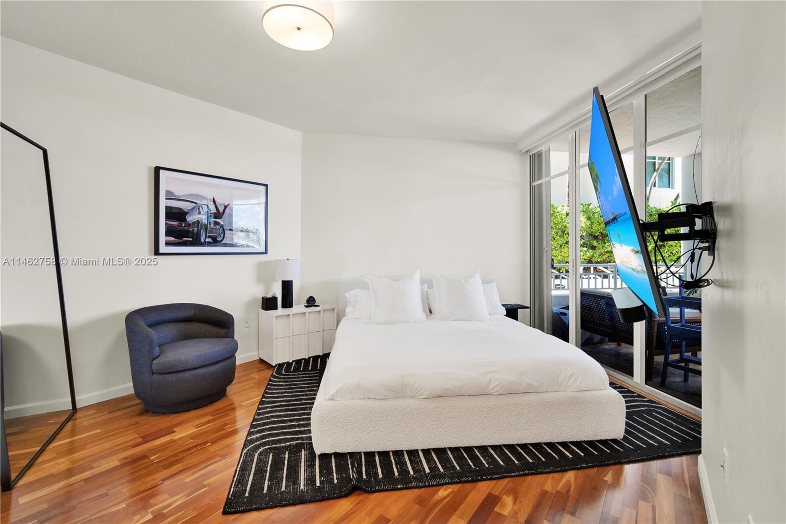 THE VISTAS CONDO - Residential