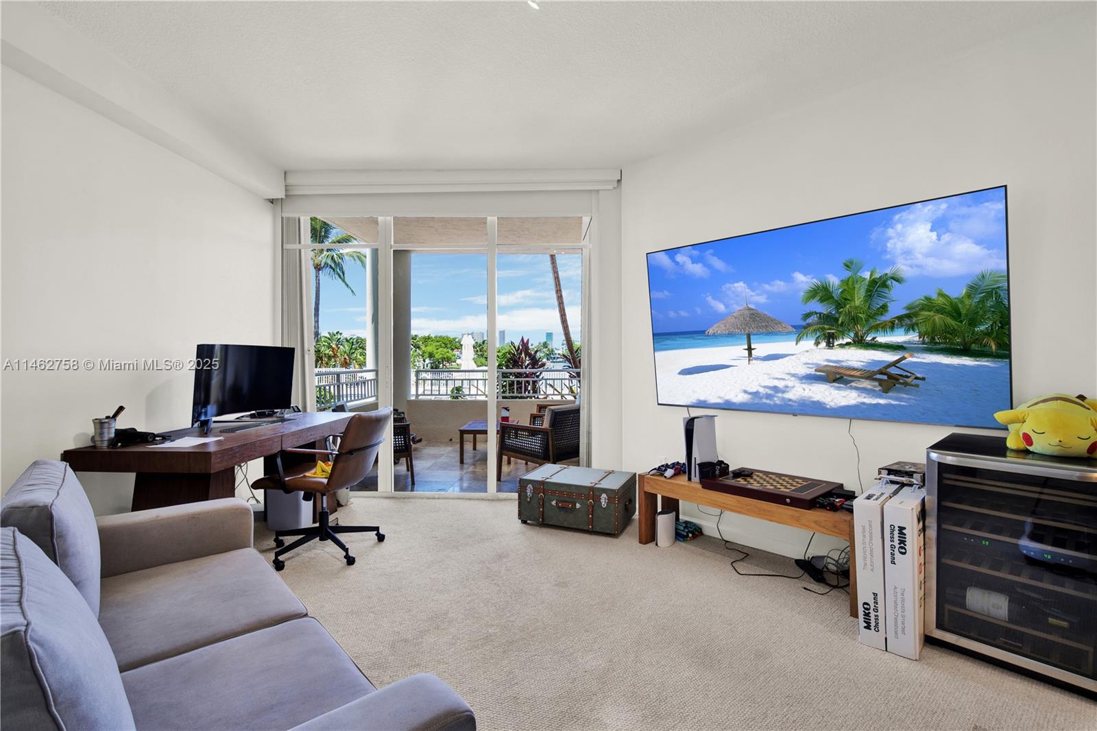 THE VISTAS CONDO - Residential