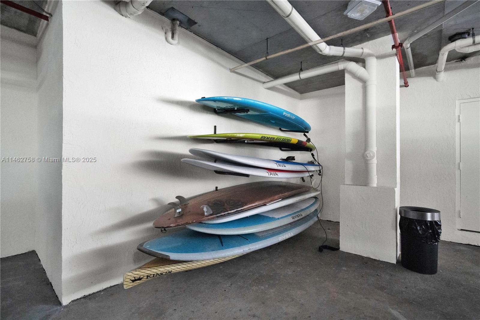 THE VISTAS CONDO - Residential