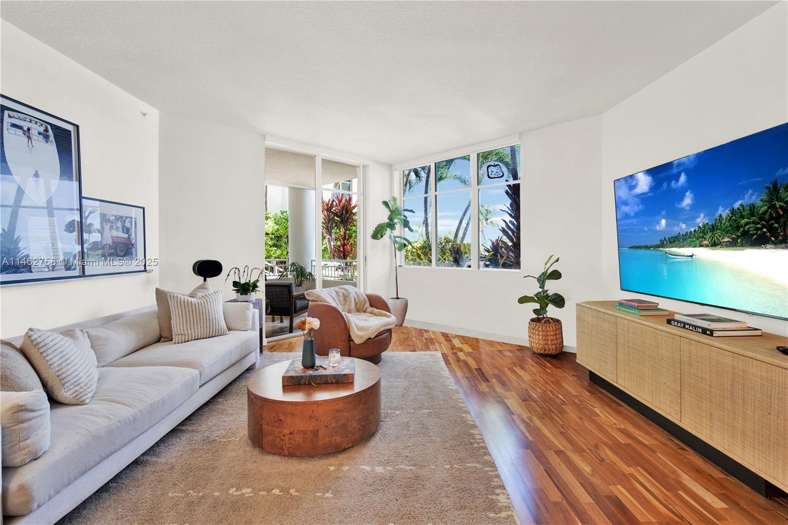 THE VISTAS CONDO - Residential