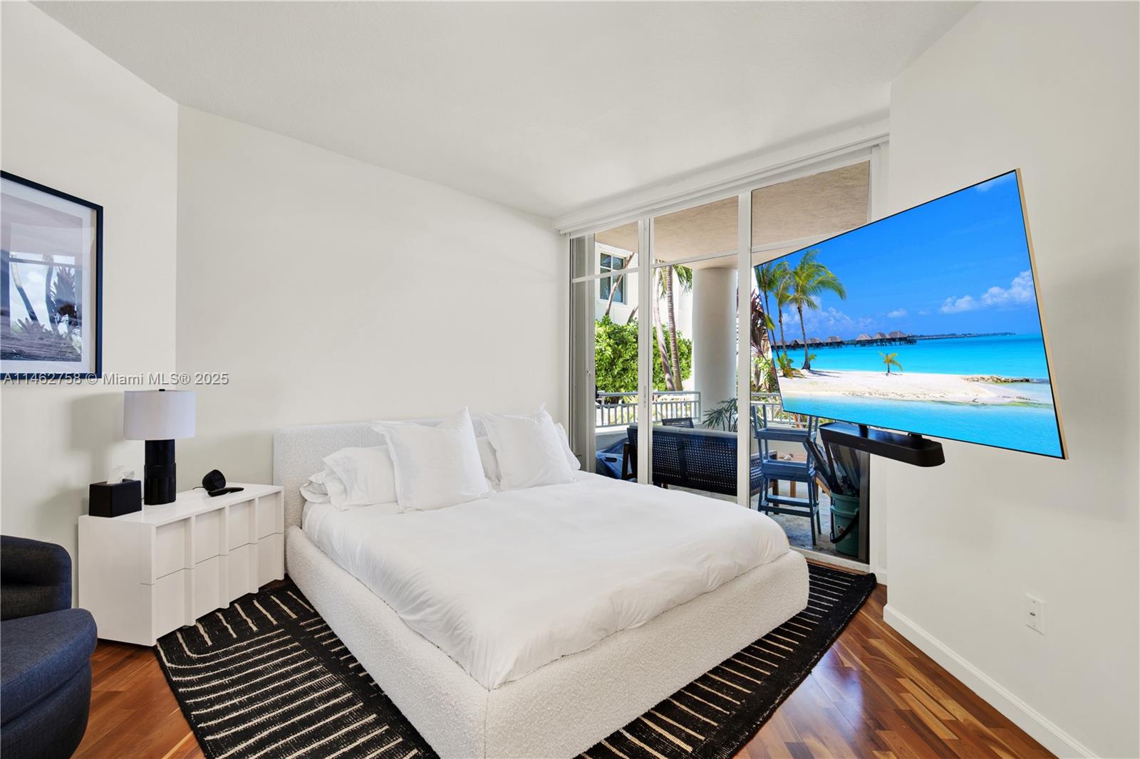 THE VISTAS CONDO - Residential