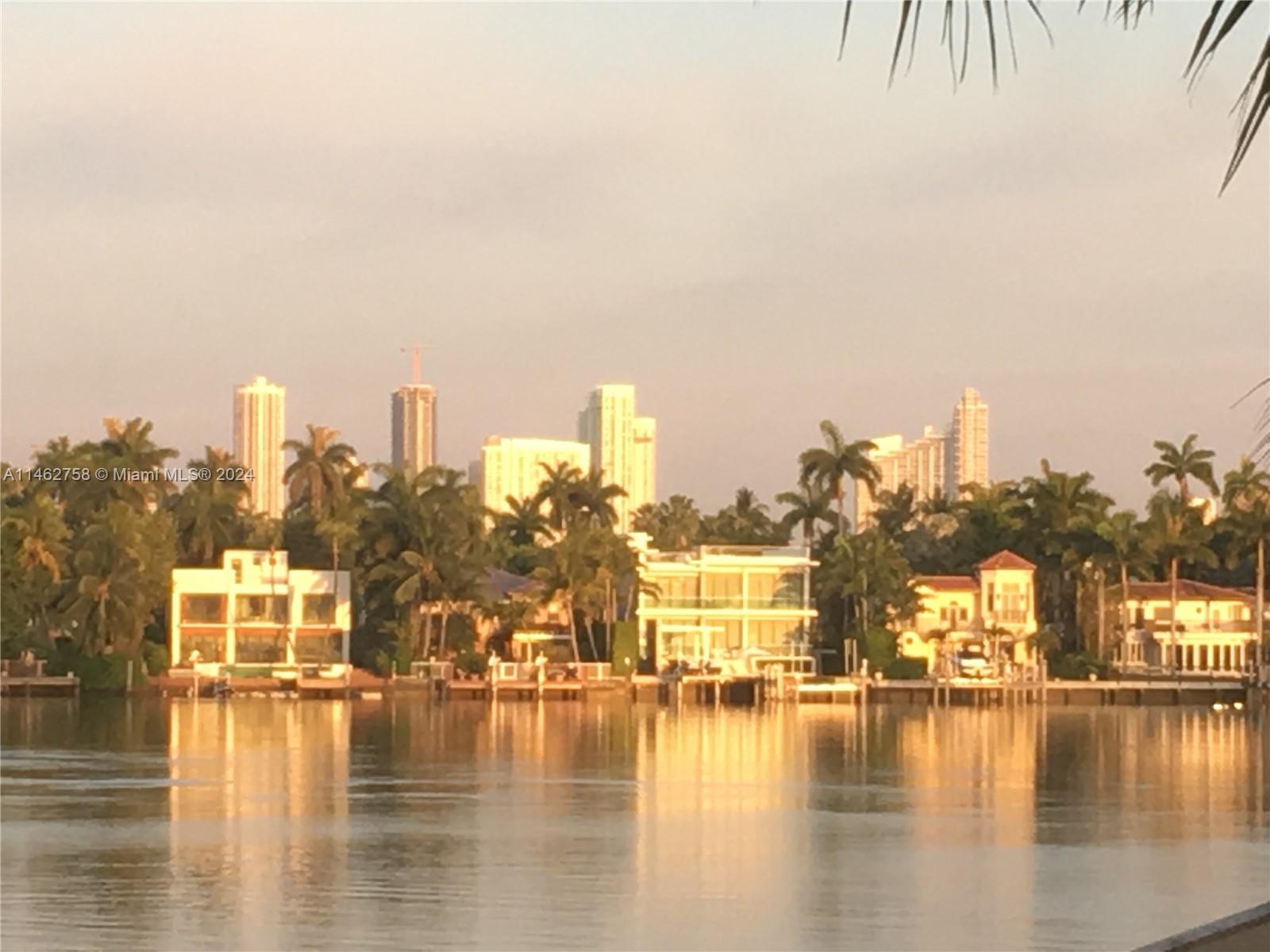 THE VISTAS CONDO - Residential