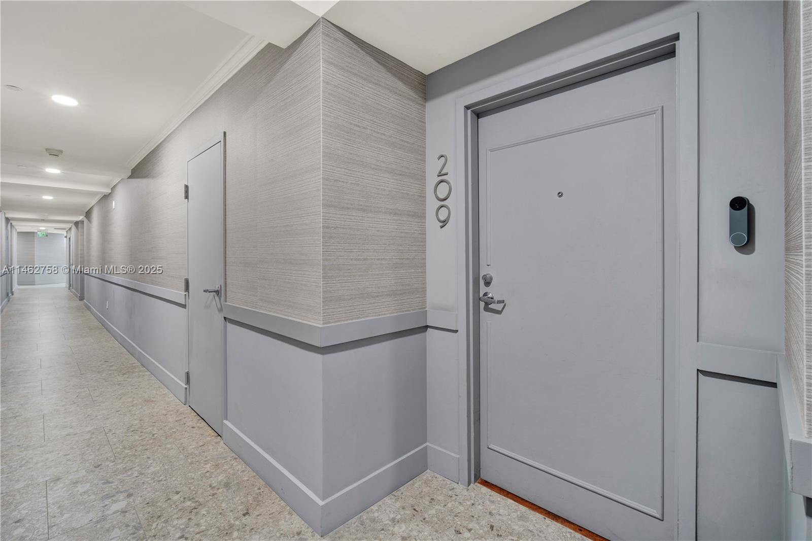 THE VISTAS CONDO - Residential