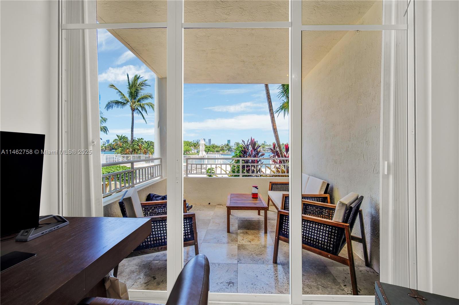 THE VISTAS CONDO - Residential